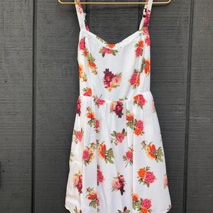Summer party dress with pockets